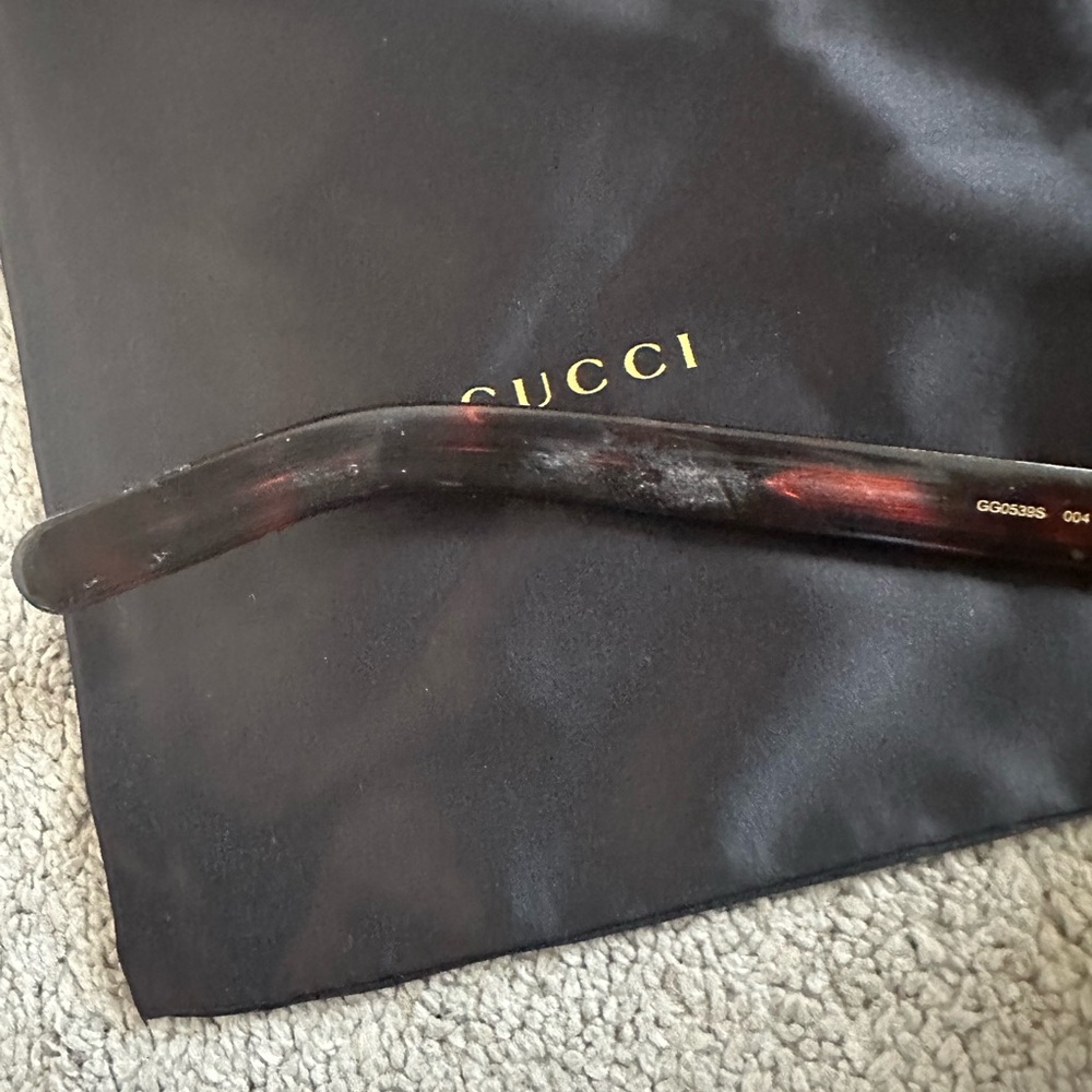 Gucci Brown Tortoise Shell Square Sunglasses with Velvet Case and Dust Bag - Picture 7 of 13